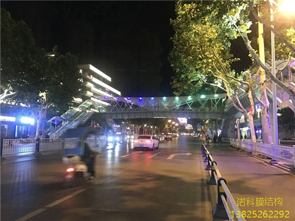 膜材裁剪測(cè)地線(xiàn)方法介紹